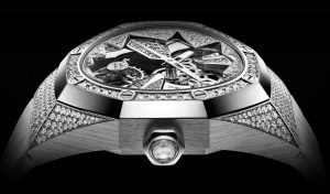 The luxury fake Audemars Piguet Royal Oak Concept 26227BC.ZZ.D011CR.01 watches are made from 18k white gold and diamonds.