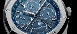 The 41 mm fake Audemars Piguet Royal Oak 26574ST.OO.1220ST.02 watches have blue dials.