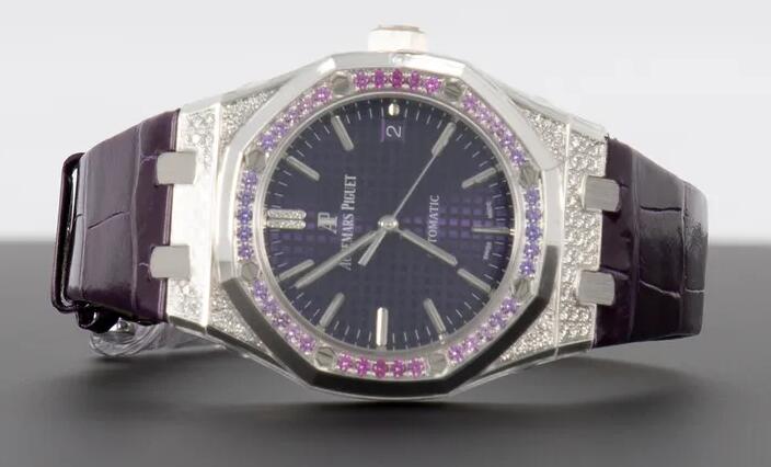 Online replica watches are mellow with purple color.